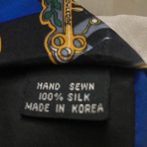 Vintage 1992 Nicole Miller “Coat of Armor” 100% Silk Neck Tie EUC - Picture 7 of 7